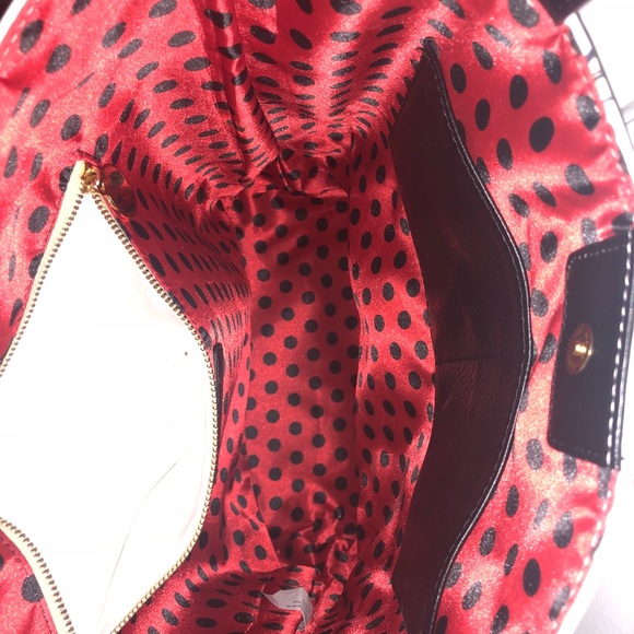 Gorgeous Handbag- Women - Leather - Picture 4 of 8